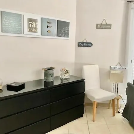 Holiday home Maison Piscine 4 Ch Medoc Bassin Arcachon